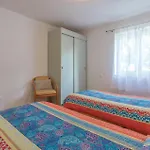 Two-bedroom In Betiga Barbariga