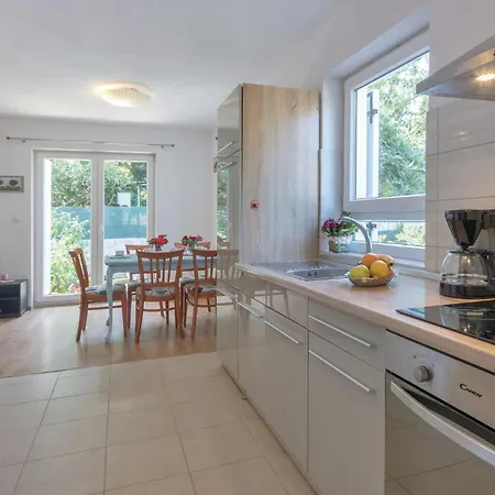 Two-bedroom In Betiga شقة بارباريغا